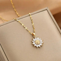 Halskette mit Sonnenblumen-Anhänger aus Gold und Kristall