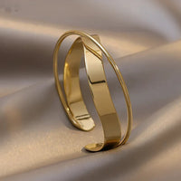 Klassisches goldenes Armband