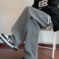 XAVIERA – MODERNE JOGGINGHOSE MIT STREIFEN