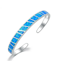 Verstellbares Blaues Feuer Opal Armband in Silber