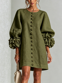 Mini-Kleid mit Knopfleiste in Olivenmuster und extravaganten Blumenärmeln