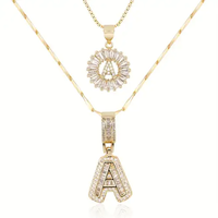 Set von Colliers mit Initial in Moissanit