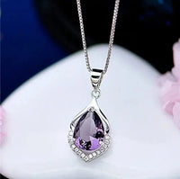Elegante Kette mit lila Kristall